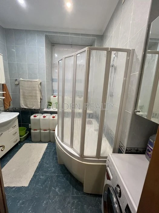 Продаж 3-кімнатної квартири з ремонтом у центрі | вул. М. Кр