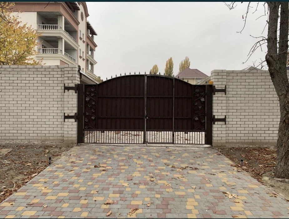 Шикарная квартира 2 кк центр новый дом!