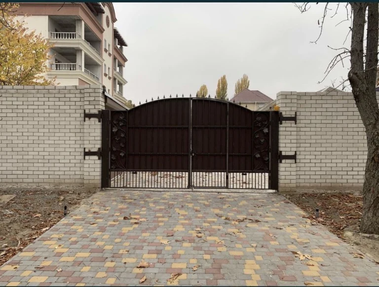 Шикарная квартира 2 кк центр новый дом!