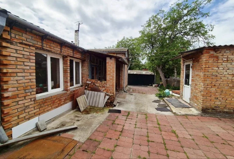 Продам частину Будинку в центрі міста вул.Карабінерна