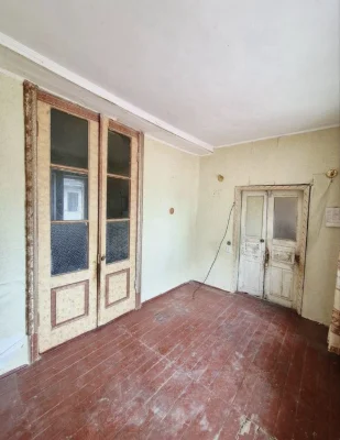 Продам частину Будинку в центрі міста вул.Карабінерна