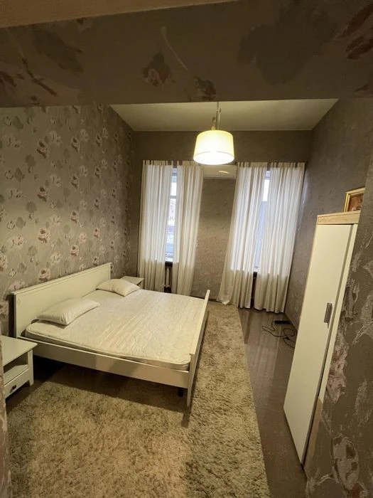 Продаж квартири метро Олімпійська