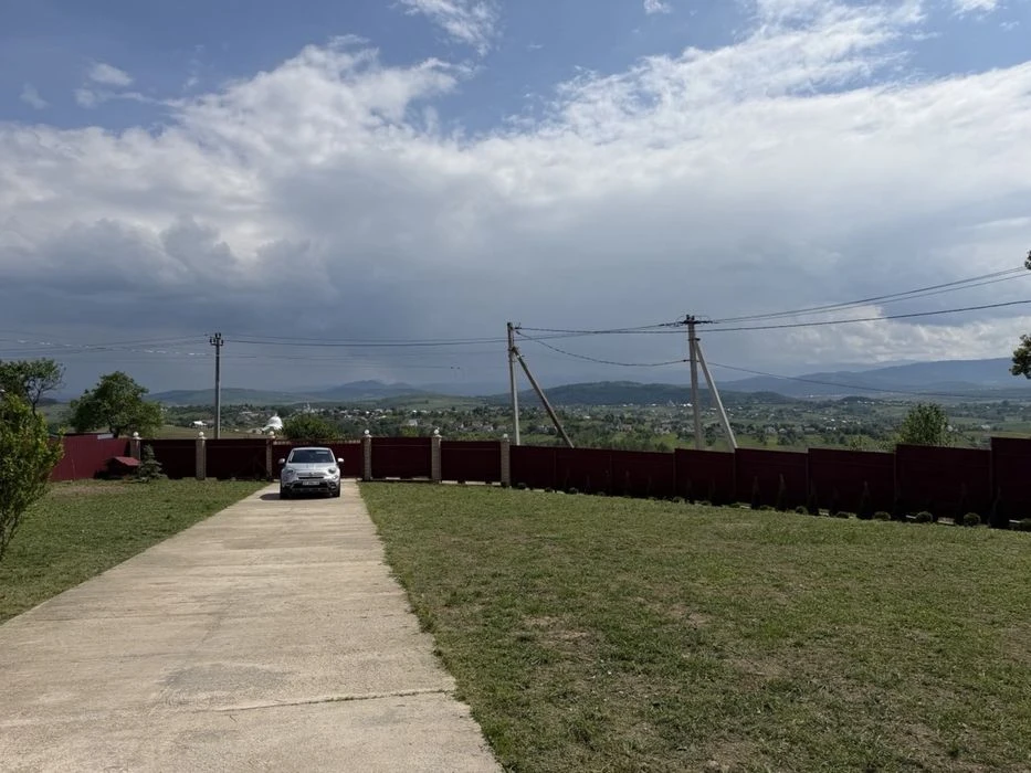 Будинок з краєвидом!