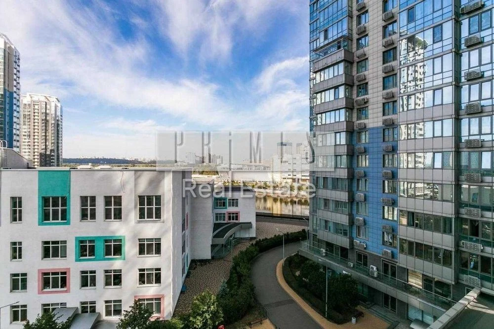 Продаж 2к квартира 86м2 ремонт RiverStone Дніпровська набере