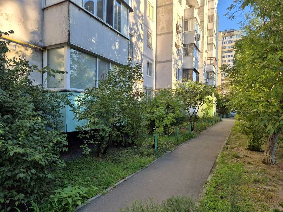 Квартира. Київ, Йорданська вул. (Лайоша Гавро)