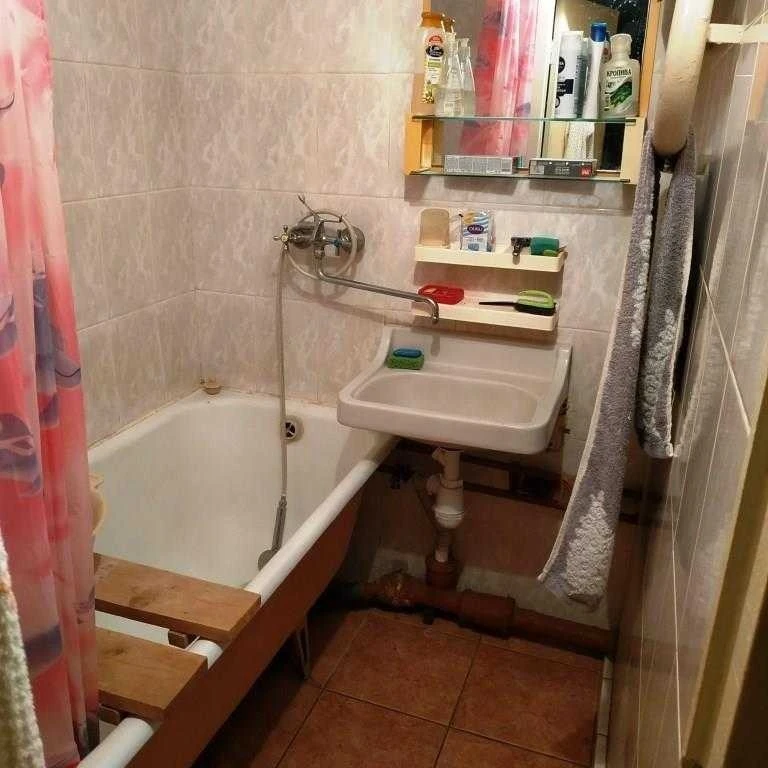 Продаж 1-кімнатної квартири 34.5 м², Героїв Сталінграда прос