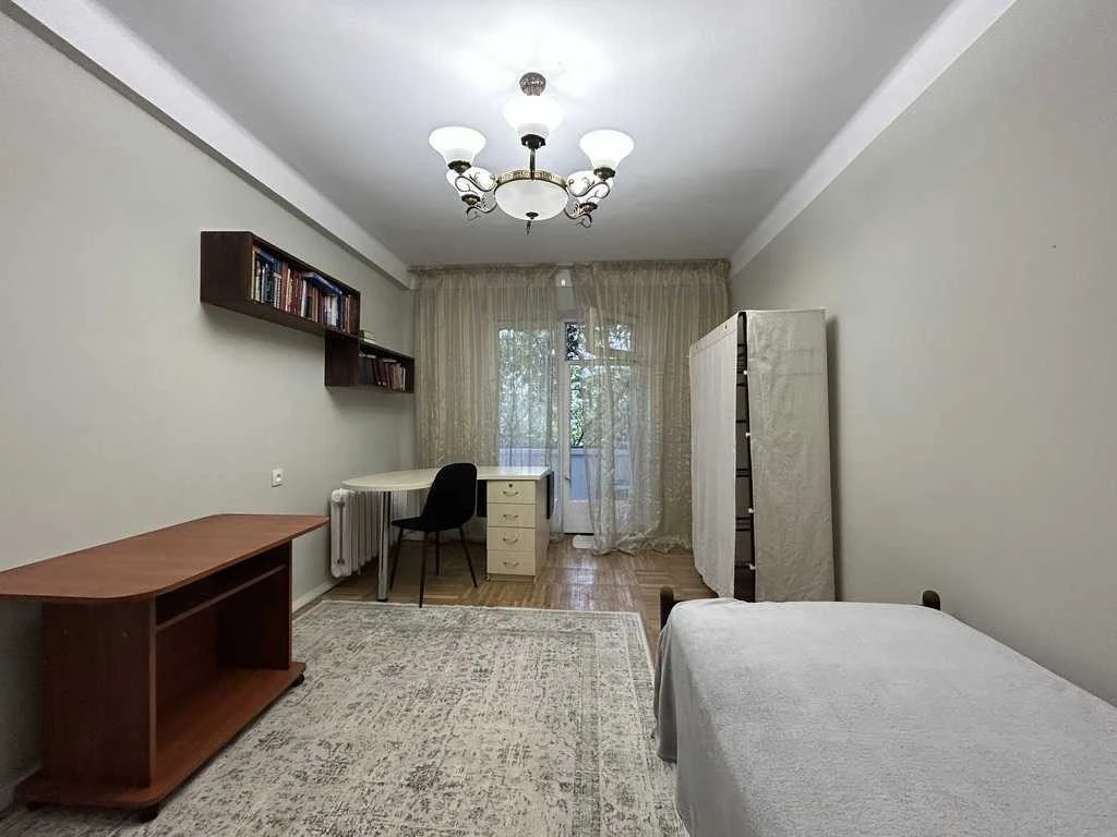 Продаж 3-кімнатної квартири 72 м², Амвросія Бучми вул., 7