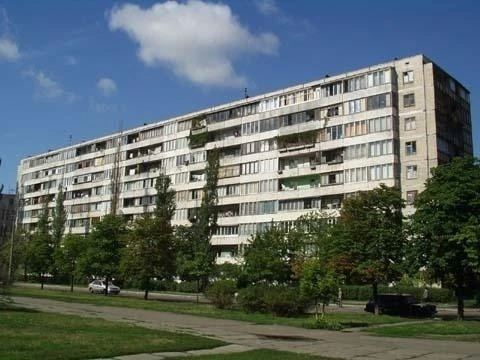 Продаж 3-кімнатної квартири 72 м², Амвросія Бучми вул., 7
