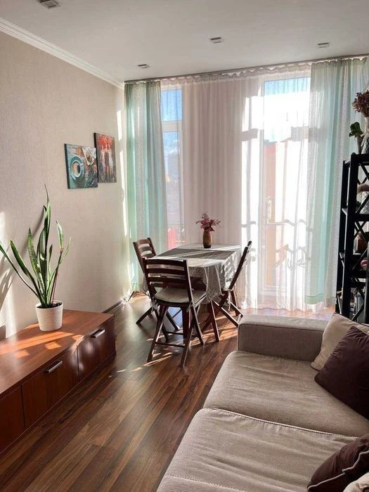 3-room apartment for sale, renovated, furnished, Comfort Town residential complex