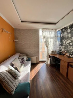 3-room apartment for sale, renovated, furnished, Comfort Town residential complex