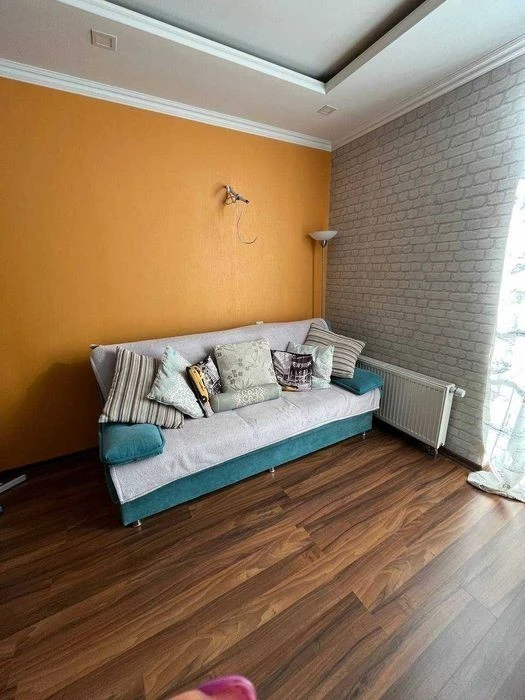 3-room apartment for sale, renovated, furnished, Comfort Town residential complex
