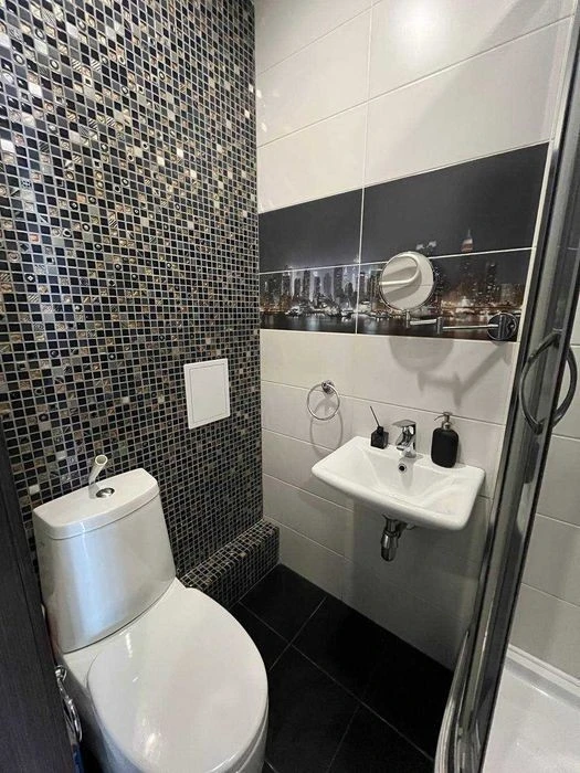 3-room apartment for sale, renovated, furnished, Comfort Town residential complex