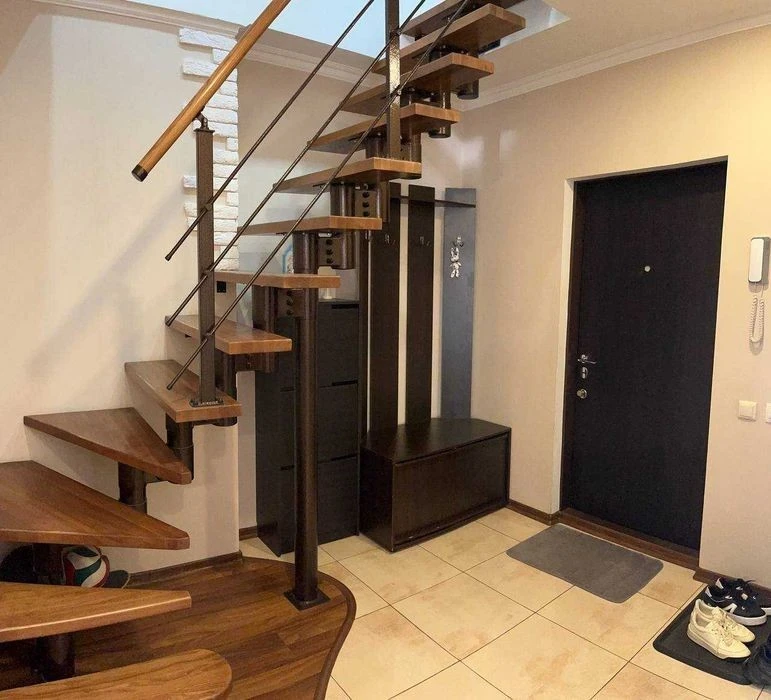 3-room apartment for sale, renovated, furnished, Comfort Town residential complex