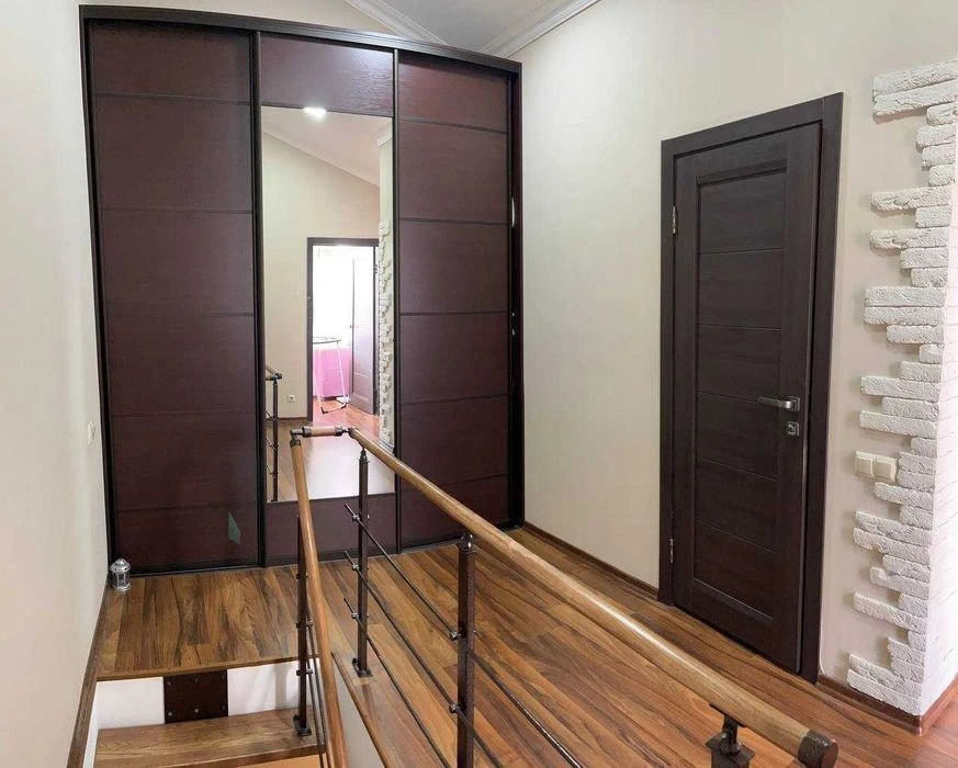3-room apartment for sale, renovated, furnished, Comfort Town residential complex