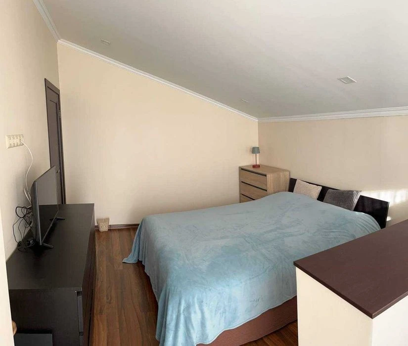 3-room apartment for sale, renovated, furnished, Comfort Town residential complex