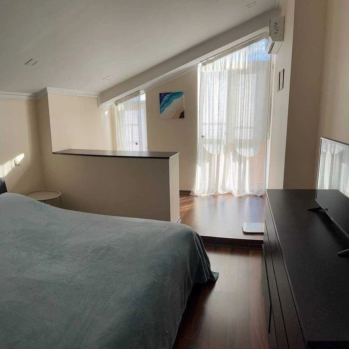 3-room apartment for sale, renovated, furnished, Comfort Town residential complex
