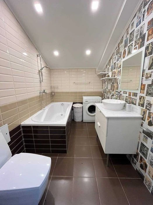 3-room apartment for sale, renovated, furnished, Comfort Town residential complex