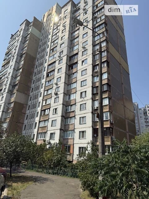 For sale 2-room apartment 56 sq. m. on Dragomanova St. 3A • ID 3465