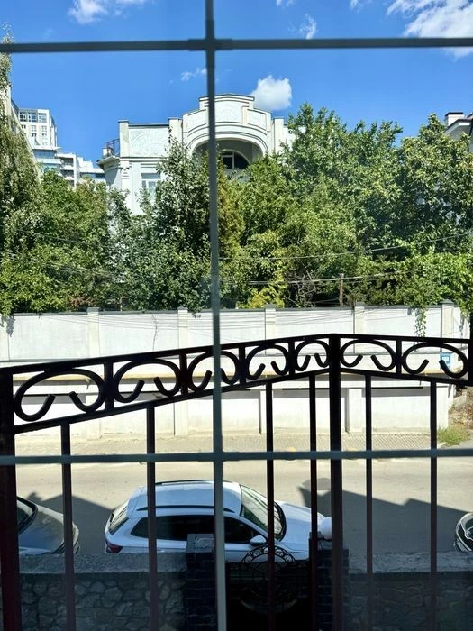 Оренда стильного, автономного таунхауса на Печерську
