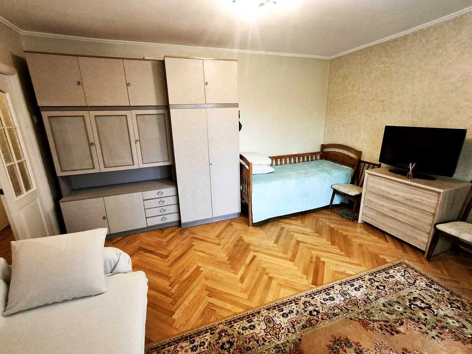 Квартира. Київ, Брюссельська вул. (Гончарова)