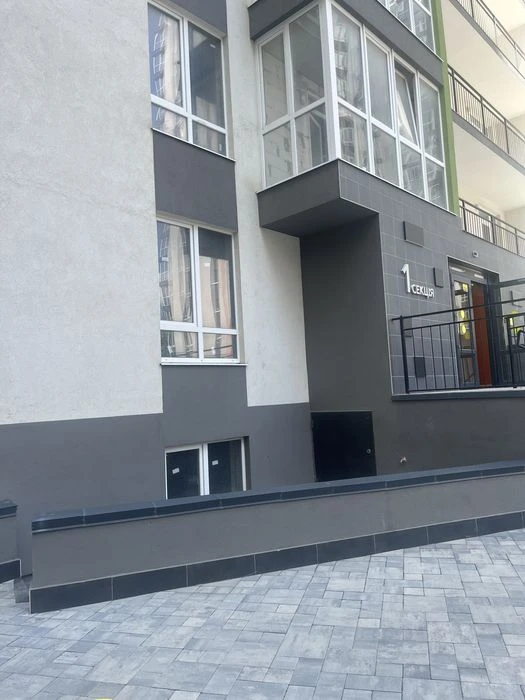 Продам для жизни или бизнеса 3 комн.квартиру 95 м  в ЖК Аква