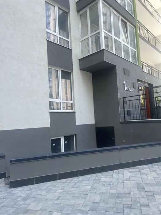 Продам для жизни или бизнеса 3 комн.квартиру 95 м  в ЖК Аква