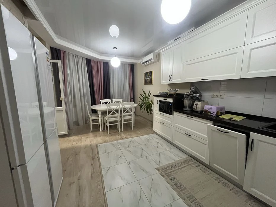 ЭКС!Продам красивую 3 к.  квартиру 90 м  с евроремонтом р-н