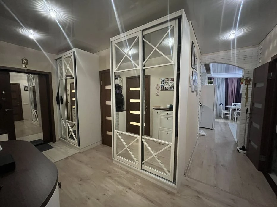 ЭКС!Продам красивую 3 к.  квартиру 90 м  с евроремонтом р-н