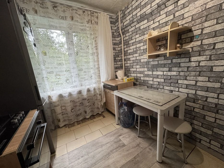 Продам, двокімнатна , 12квартал, Терра,