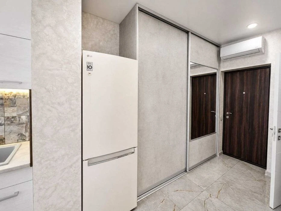 В продаже 1 ком. квартира  с ремонтом и полной комплектацией