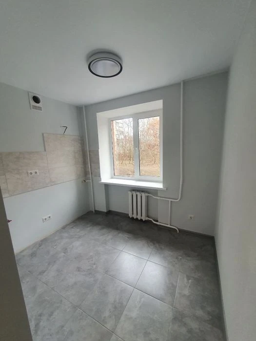 Світла 2к з новим ремонтом, не кутова. ВИПЛАТИТАК 43006