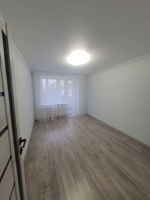 Світла 2к з новим ремонтом, не кутова. ВИПЛАТИТАК 43006