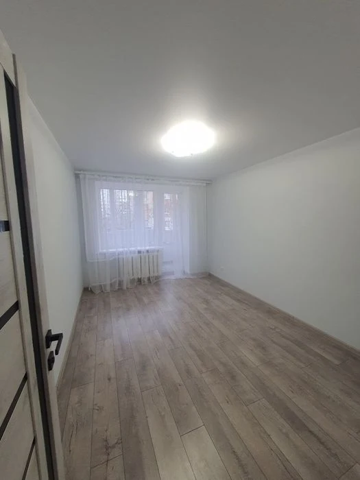 Світла 2к з новим ремонтом, не кутова. ВИПЛАТИТАК 43006