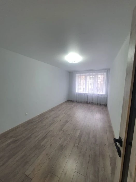 Світла 2к з новим ремонтом, не кутова. ВИПЛАТИТАК 43006