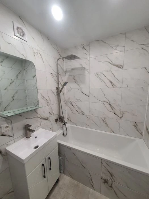 Світла 2к з новим ремонтом, не кутова. ВИПЛАТИТАК 43006