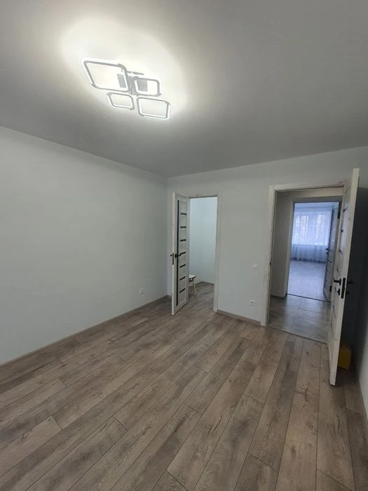 Світла 2к з новим ремонтом, не кутова. ВИПЛАТИТАК 43006