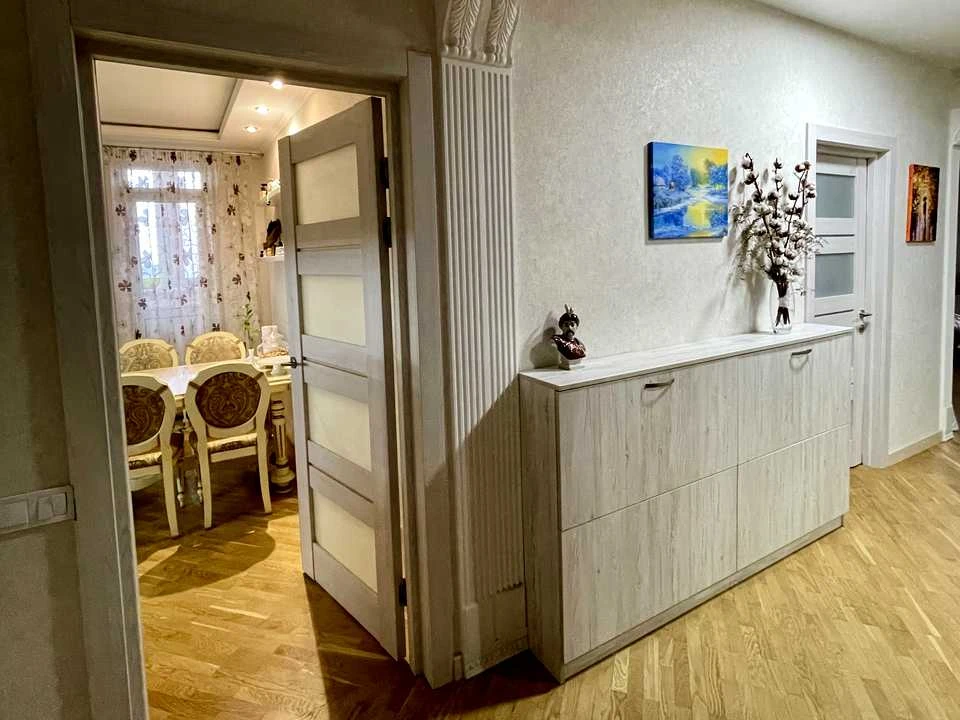 Квартира. Київ, Науки просп.