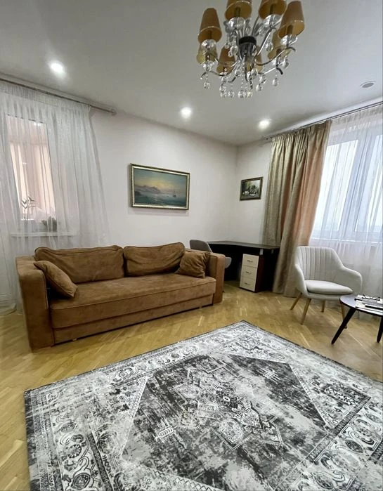 Продажа 2х комнатной квартиры 85 кв. Киев Голосеевский пр. Н