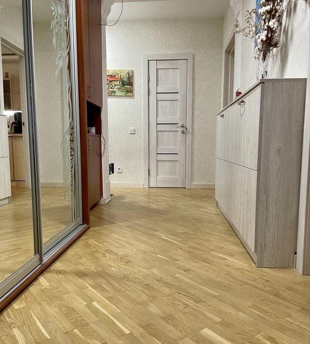Продажа 2х комнатной квартиры 85 кв. Киев Голосеевский пр. Н