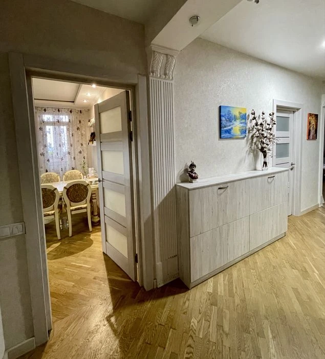 Продажа 2х комнатной квартиры 85 кв. Киев Голосеевский пр. Н