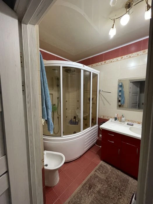 Продажа 2х комнатной квартиры 85 кв. Киев Голосеевский пр. Н