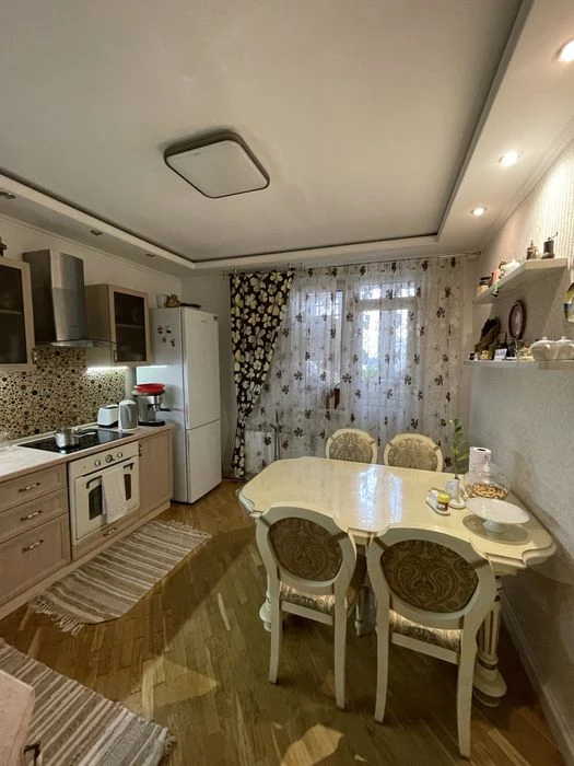 Продажа 2х комнатной квартиры 85 кв. Киев Голосеевский пр. Н