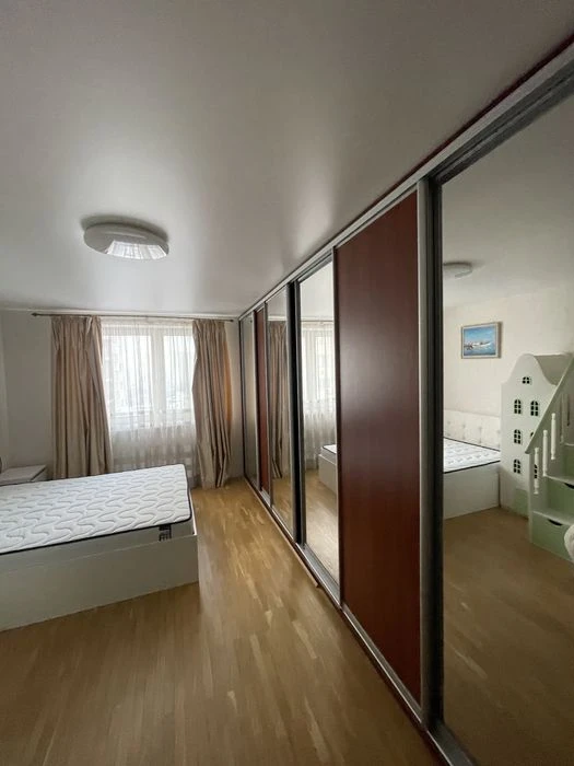 Продажа 2х комнатной квартиры 85 кв. Киев Голосеевский пр. Н