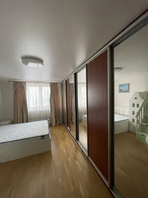Продажа 2х комнатной квартиры 85 кв. Киев Голосеевский пр. Н