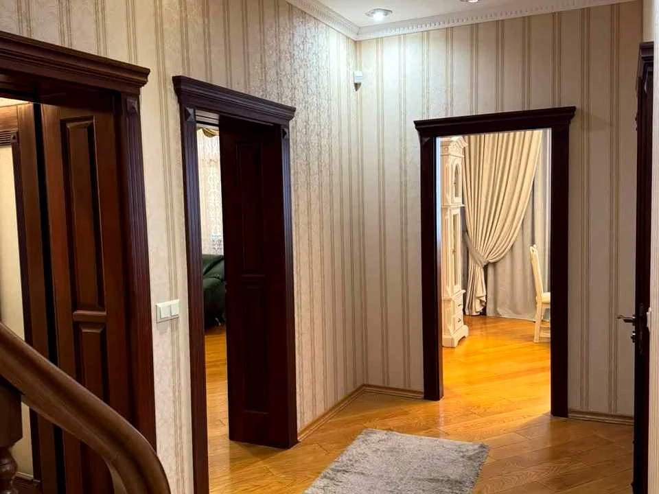 Квартира. Ужгород, Вишнева вул. (Поліни Осипенко)