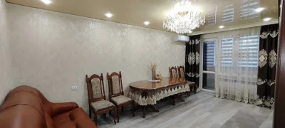 Продається трикімнатна квартира з євроремонтом.Кімнати розді