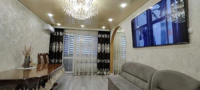 Продається трикімнатна квартира з євроремонтом.Кімнати розді