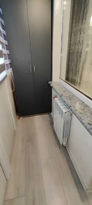 Продається трикімнатна квартира з євроремонтом.Кімнати розді