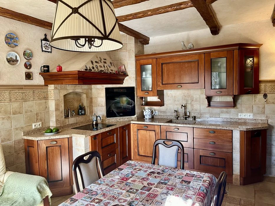 Особлива 4 кімнатна квартира у Новому Світі 158 м²