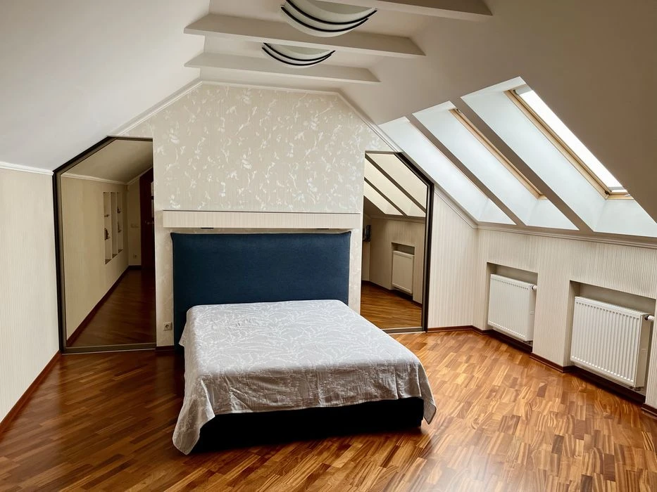 Особлива 4 кімнатна квартира у Новому Світі 158 м²